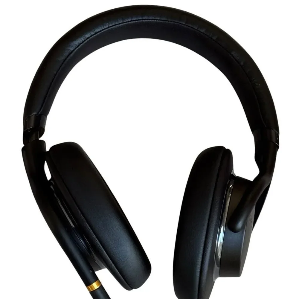 Sony MDR1AM2 Wired High Resolution Audio Black Overhead Over Ear Headphones.